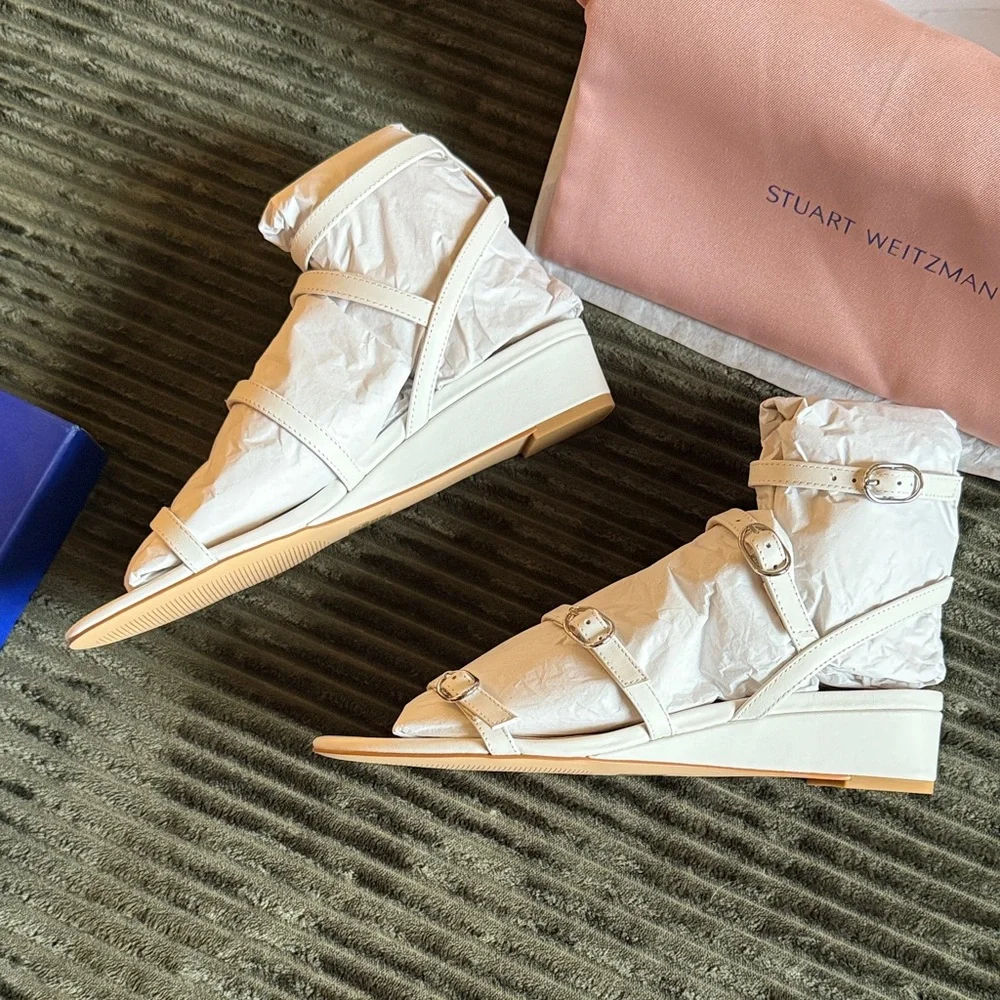 NIB Stuart Weitzman Grecian Buckle Wedge Heel Sandal White Patent Leather Size 8 - Picture 5 of 5